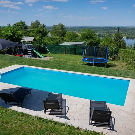 Family House Ferienhaus Krcedin