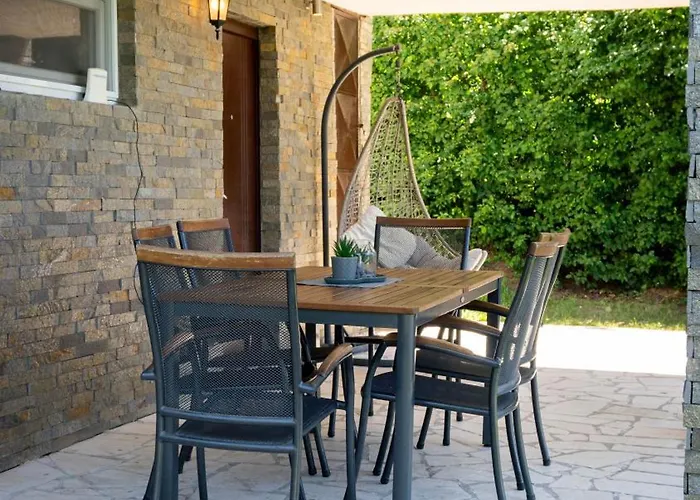 Ferienhaus Family House Krcedin